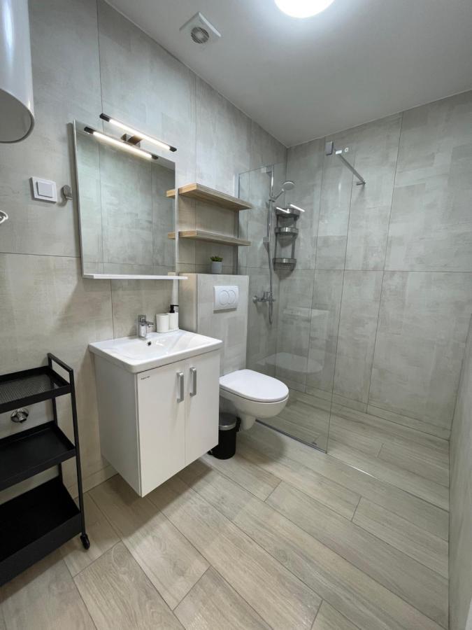 Dora Family Apartments Budua Esterno foto