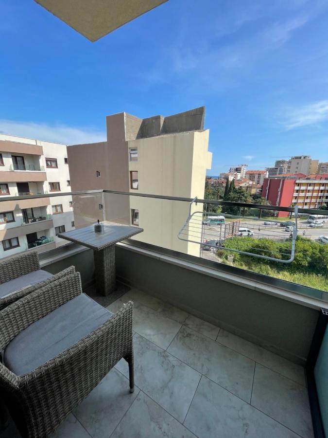 Dora Family Apartments Budua Esterno foto