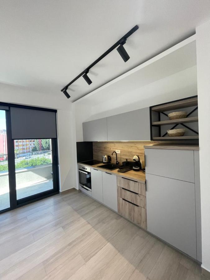 Dora Family Apartments Budua Esterno foto