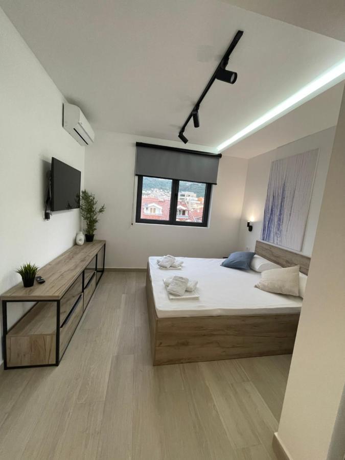 Dora Family Apartments Budua Esterno foto