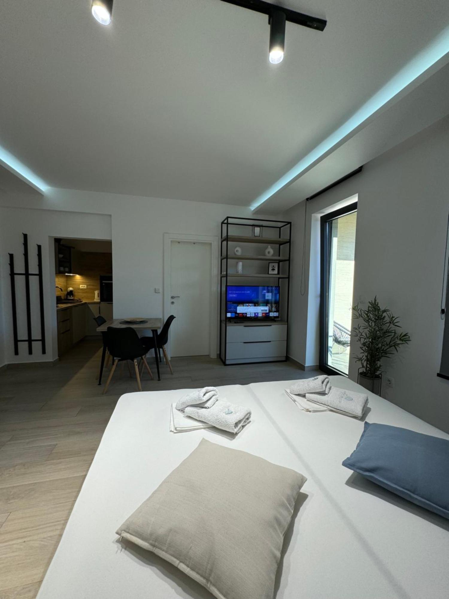 Dora Family Apartments Budua Esterno foto